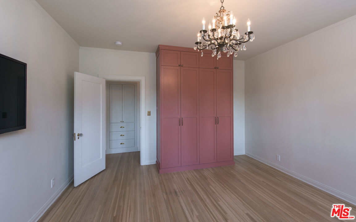 7655 Hollywood Blvd Unit: 3