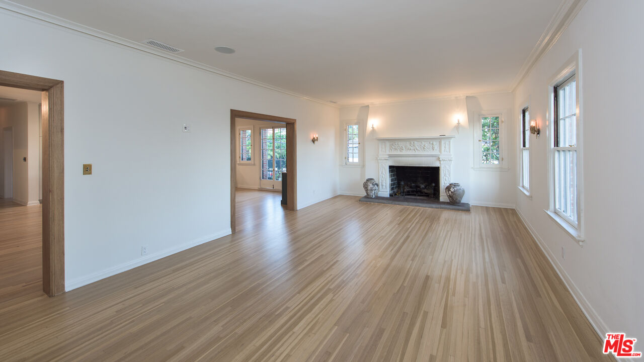 7655 Hollywood Blvd Unit: 3