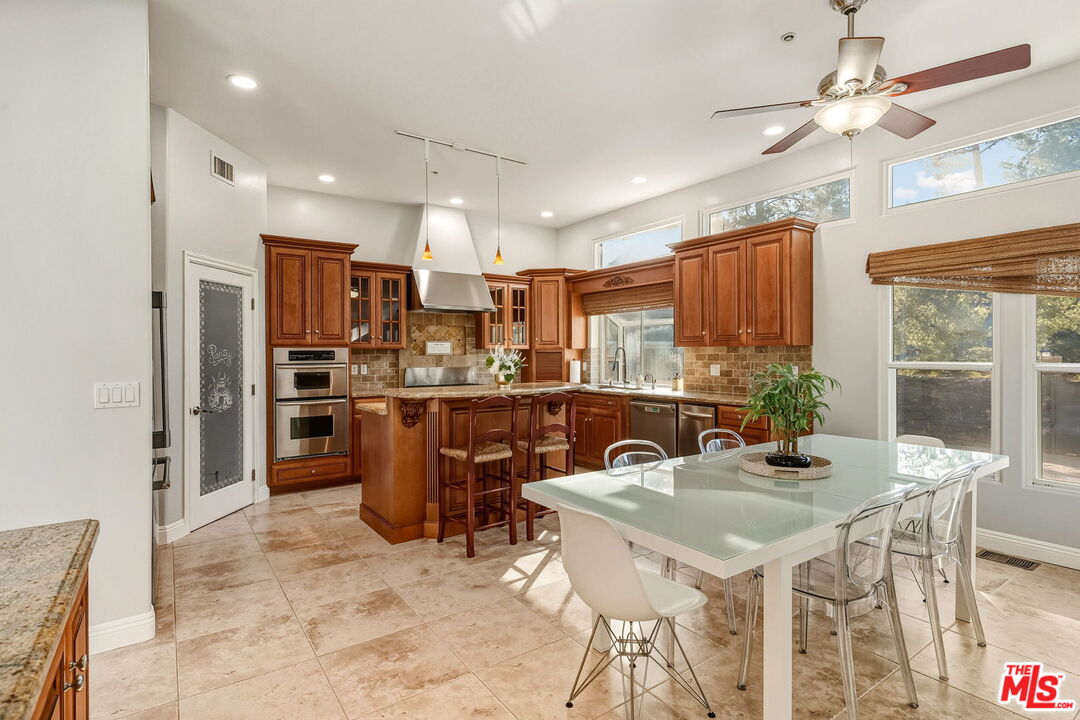 3699 Kanan Rd, Agoura Hills 