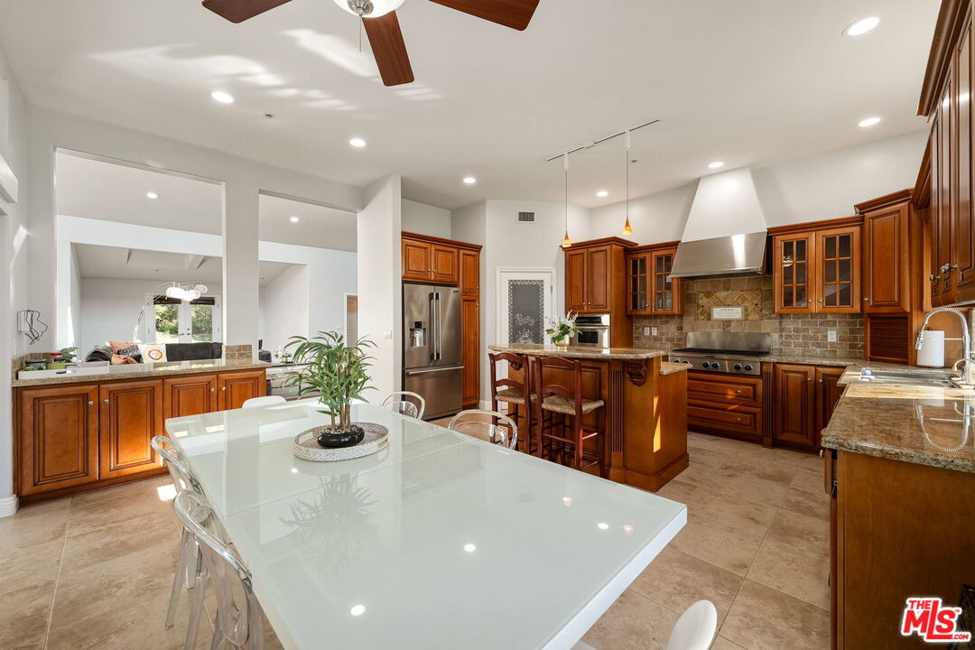 3699 Kanan Rd, Agoura Hills 