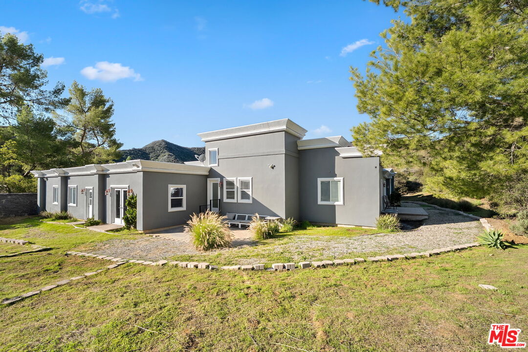 3699 Kanan Rd, Agoura Hills 