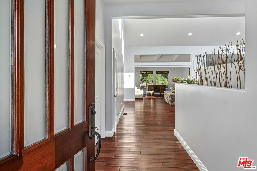 3699 Kanan Rd, Agoura Hills 