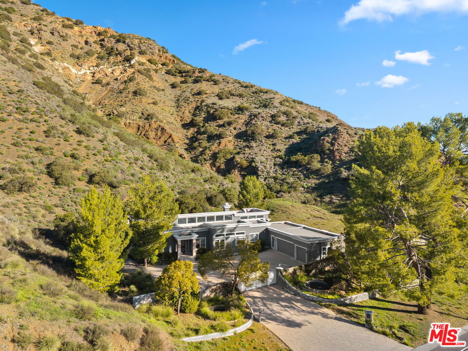 3699 Kanan Rd, Agoura Hills 