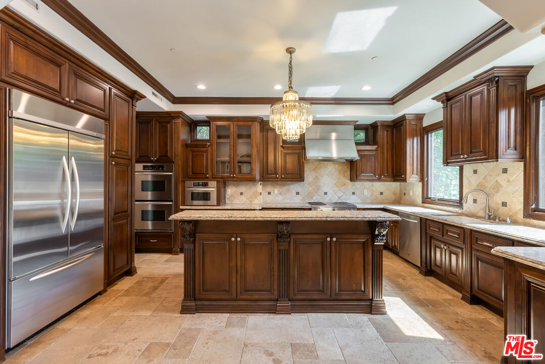 120 S Almont Dr, Beverly Hills 