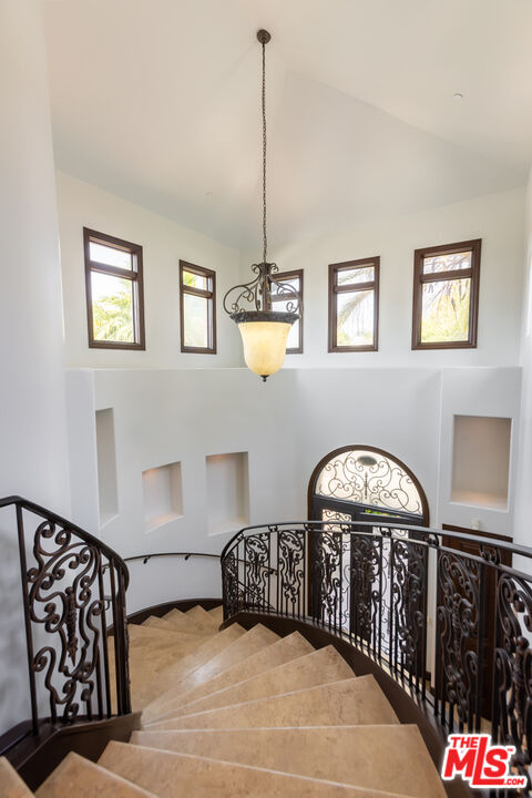 120 S Almont Dr, Beverly Hills 