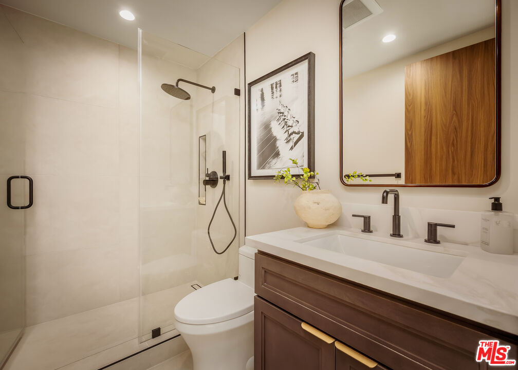 10551 Wilshire Blvd Unit: 403