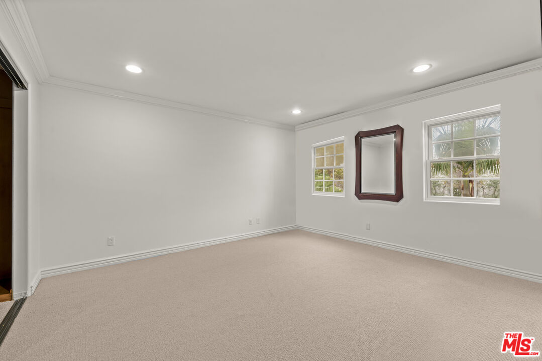 6138 Maryland Dr, Beverly Grove 