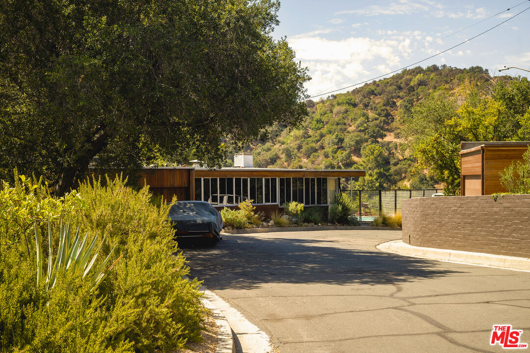 541 Suncourt Ter, Glendale 