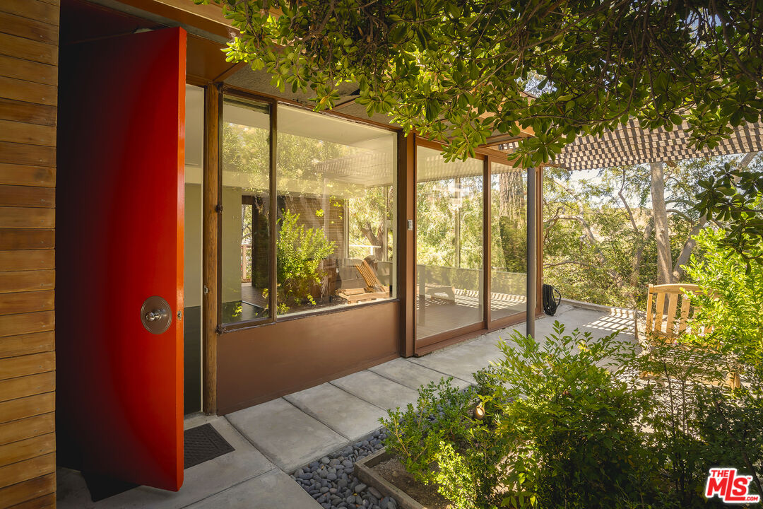 541 Suncourt Ter, Glendale 