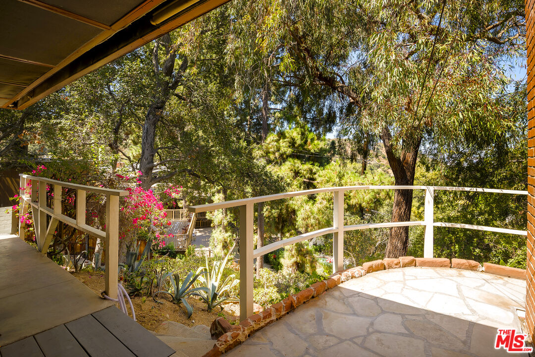 541 Suncourt Ter, Glendale 