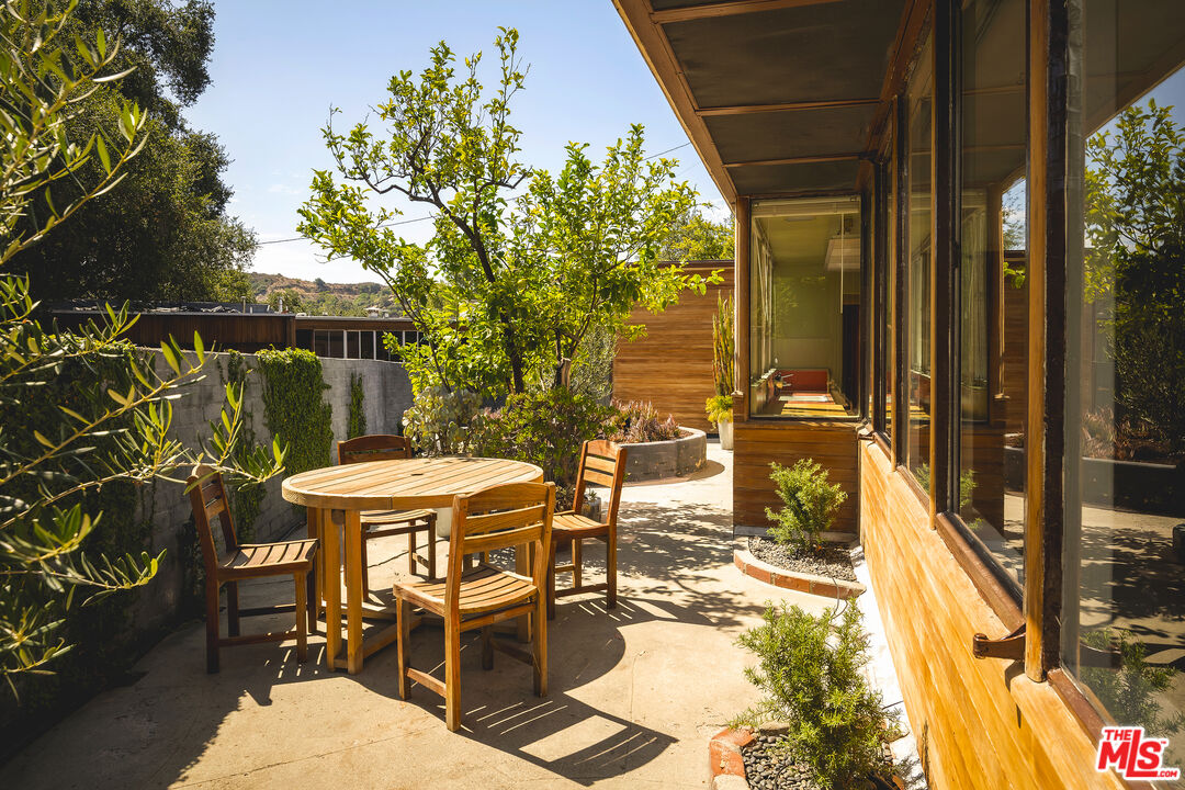 541 Suncourt Ter, Glendale 