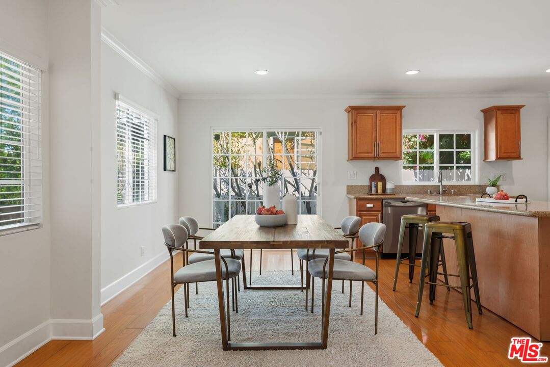 17827 Burbank Blvd, Encino 