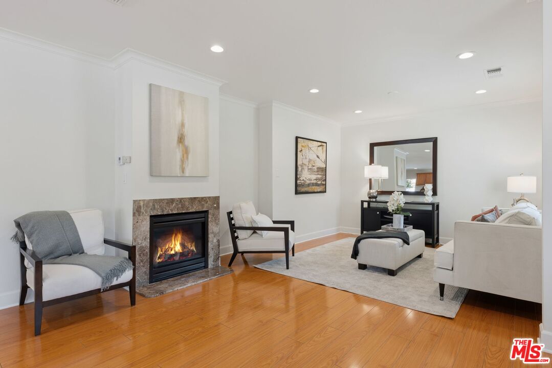 17827 Burbank Blvd, Encino 