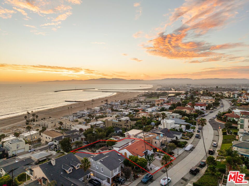 7325 Rindge Ave, Playa Del Rey