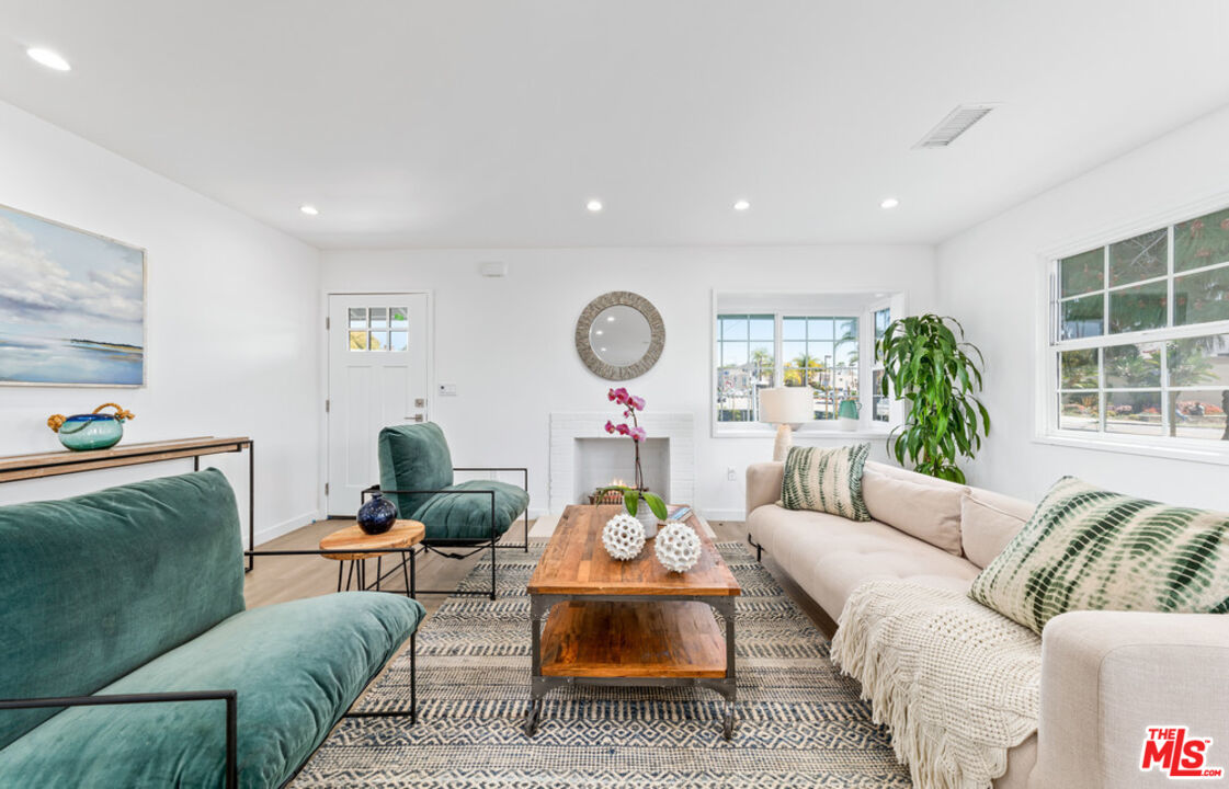 2957 Midvale Ave, West LA