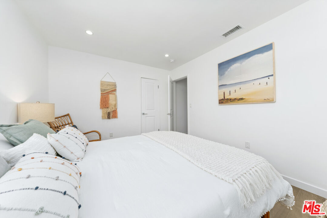 2957 Midvale Ave, West LA