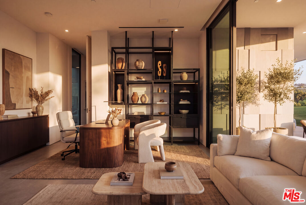 1140 Summit Dr, Beverly Hills