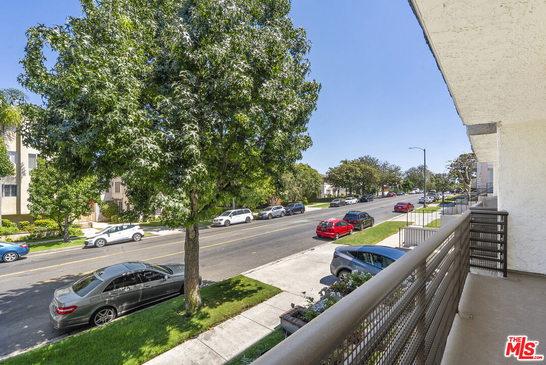 1515 S Beverly Dr Unit: 201, Beverlywood 