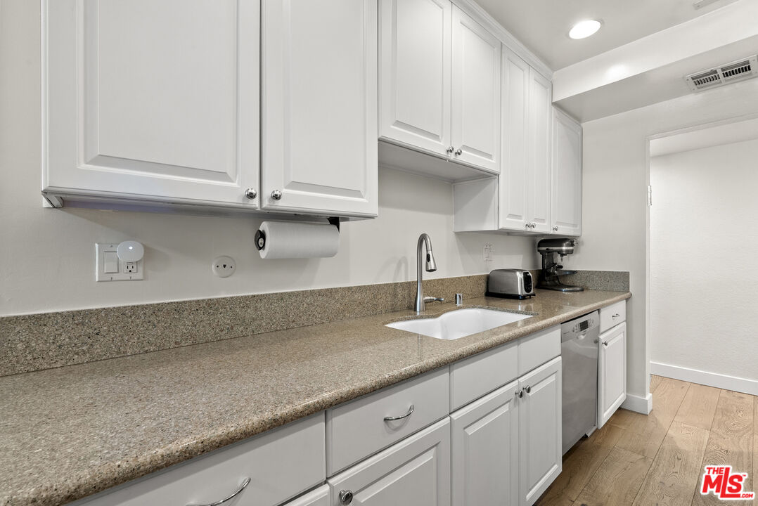 1515 S Beverly Dr Unit: 201, Beverlywood 