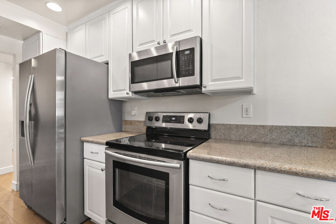 1515 S Beverly Dr Unit: 201, Beverlywood 