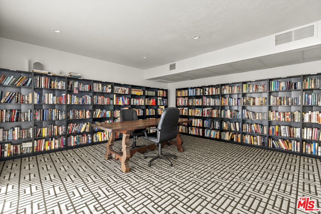1515 S Beverly Dr Unit: 201, Beverlywood 