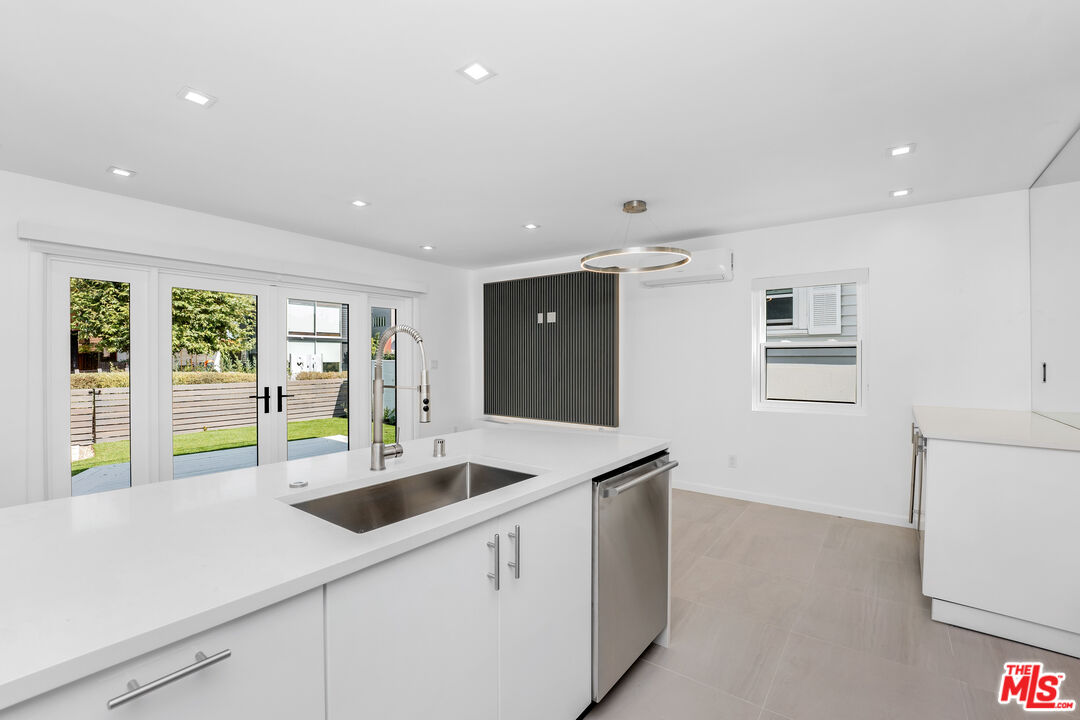 424 Carroll Canal, Venice 