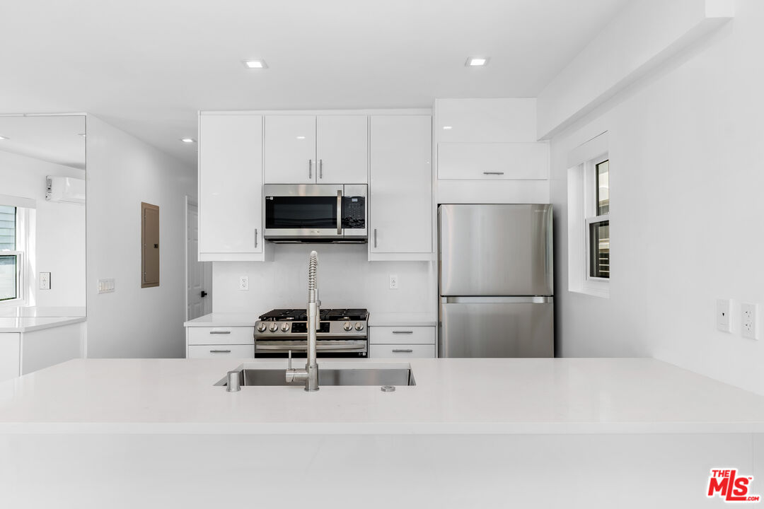 424 Carroll Canal, Venice 