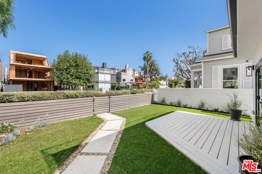 424 Carroll Canal, Venice 