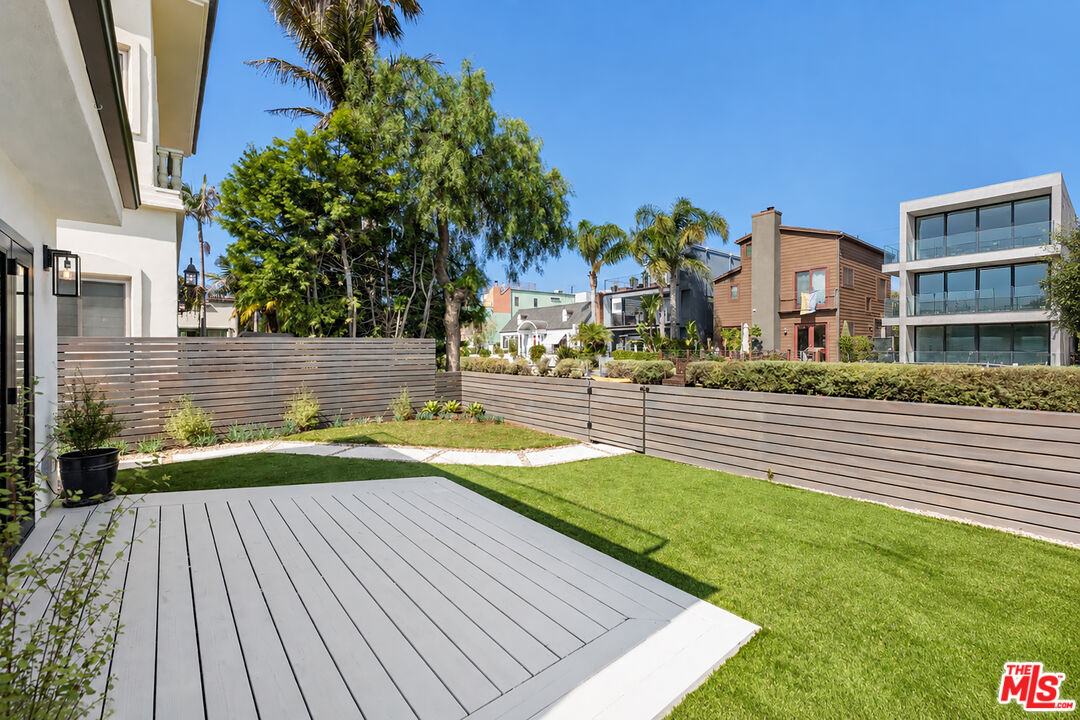 424 Carroll Canal, Venice 