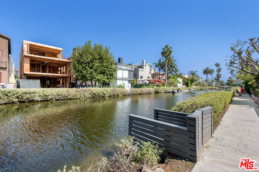 424 Carroll Canal, Venice 