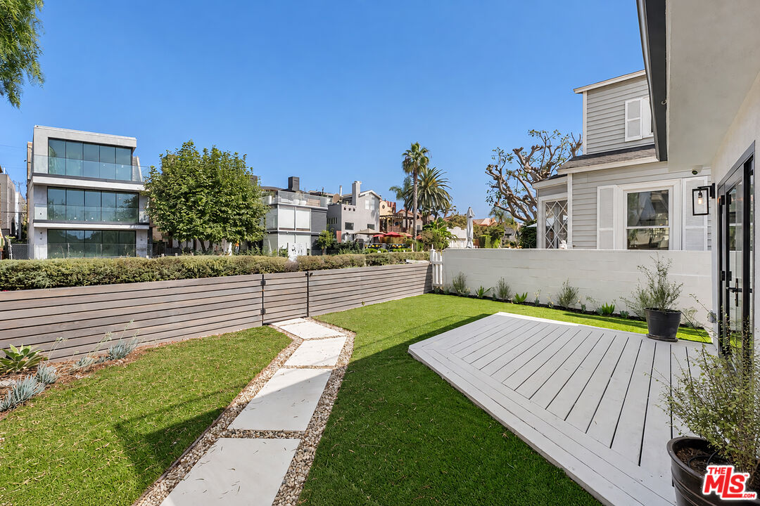 424 Carroll Canal, Venice 