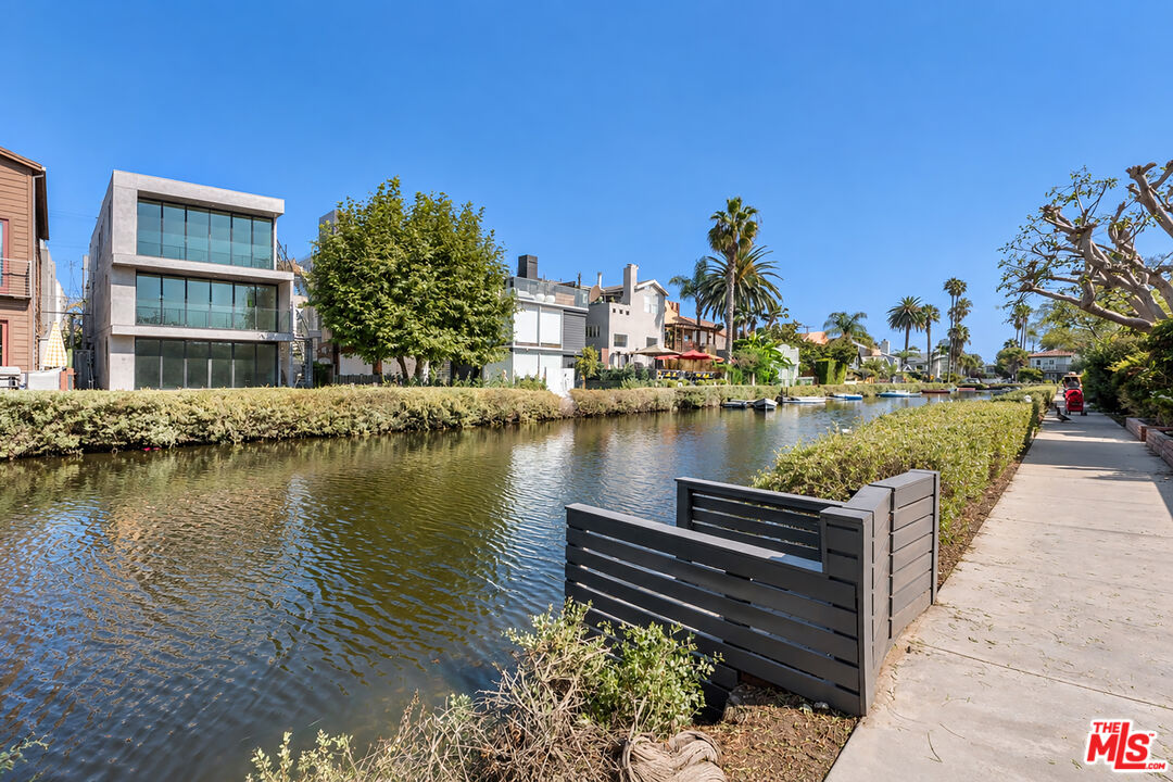 424 Carroll Canal, Venice 