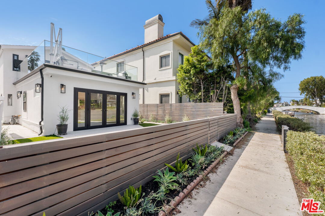 424 Carroll Canal, Venice 