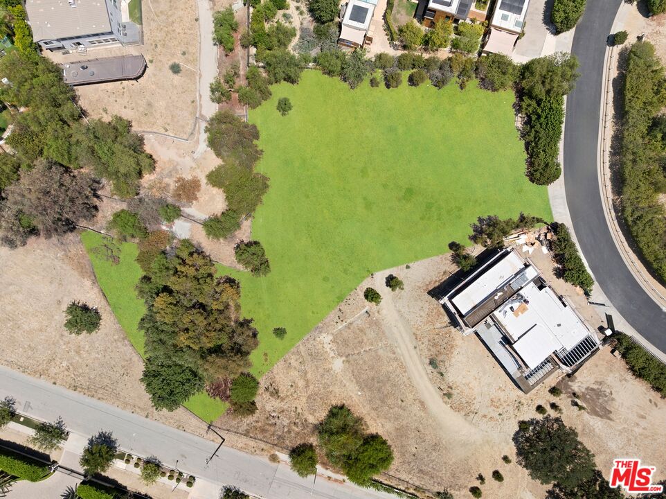 18149 Knoll Hill