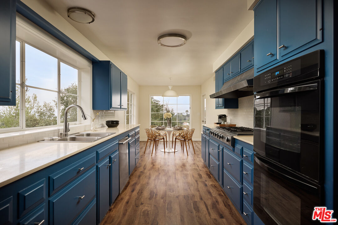 949 N Norman Pl, Brentwood 