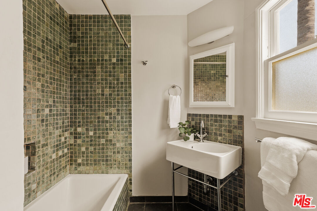 2264 29th St Unit: A, Santa Monica 