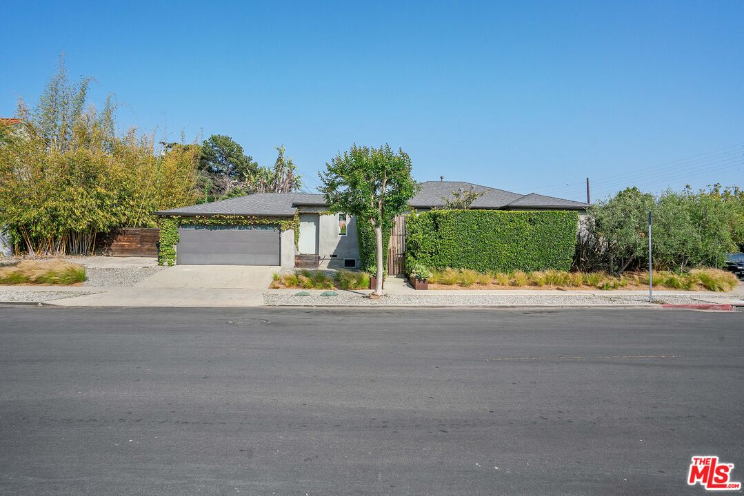 1666 S Curson Ave, Mid LA