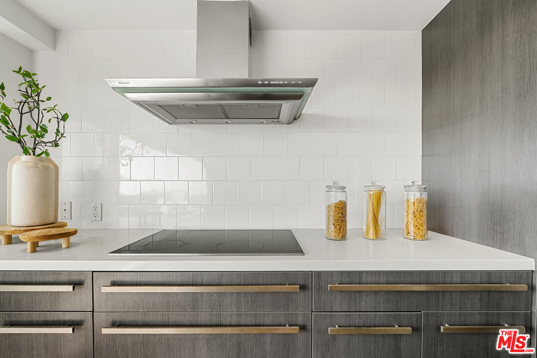838 N Doheny Dr Unit: 1001, West Hollywood 