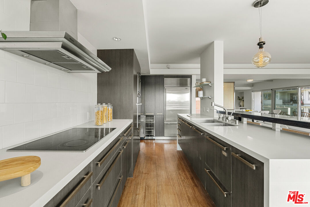838 N Doheny Dr Unit: 1001, West Hollywood 
