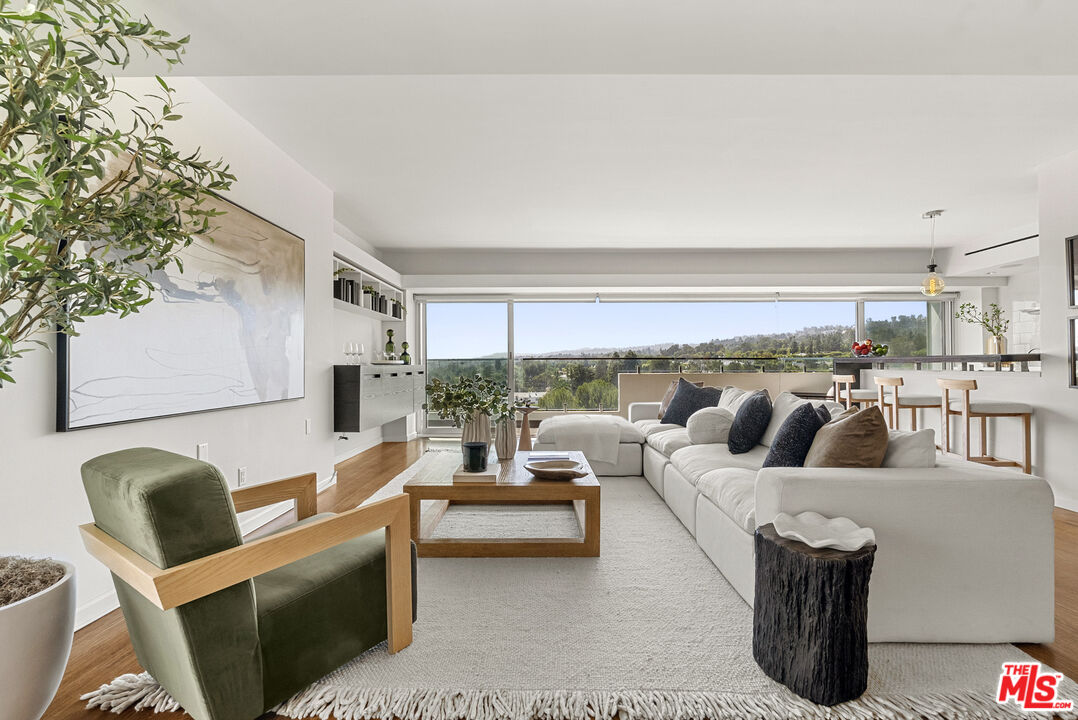 838 N Doheny Dr Unit: 1001, West Hollywood 