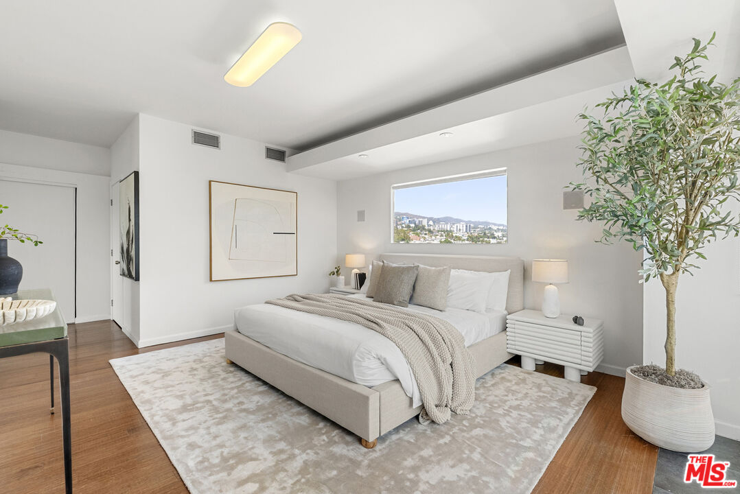 838 N Doheny Dr Unit: 1001, West Hollywood 
