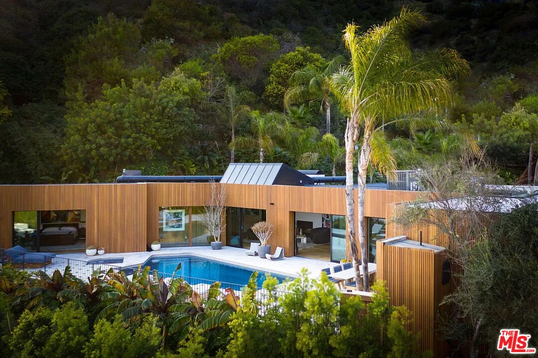 1883 Rising Glen Rd, Sunset Strip