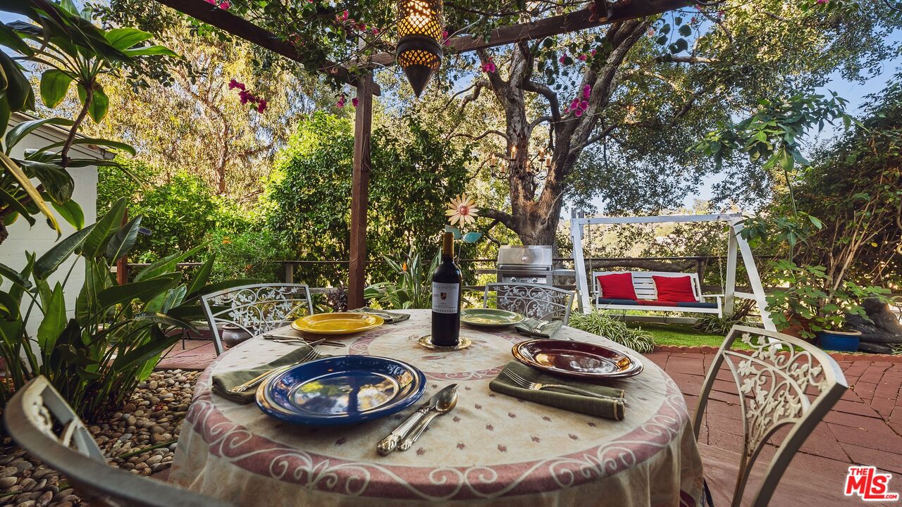 2882 Belden Dr, hollywood hills