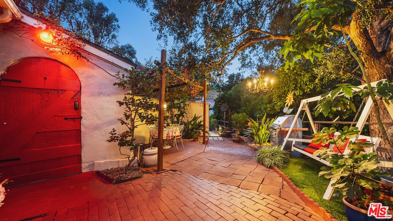 2882 Belden Dr, hollywood hills