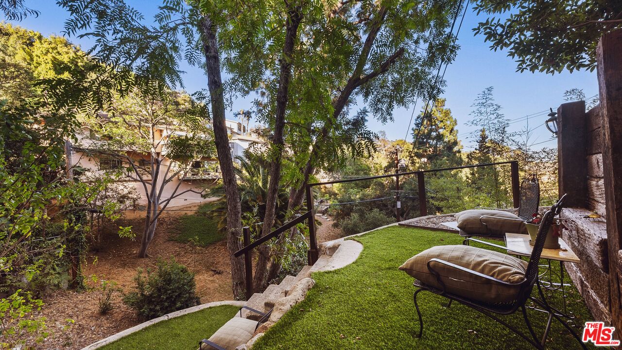 2882 Belden Dr, hollywood hills