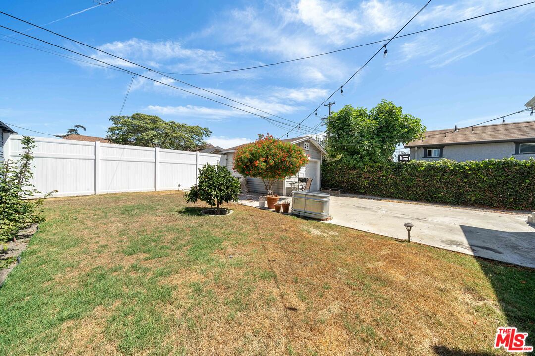 1821 W 42nd Pl