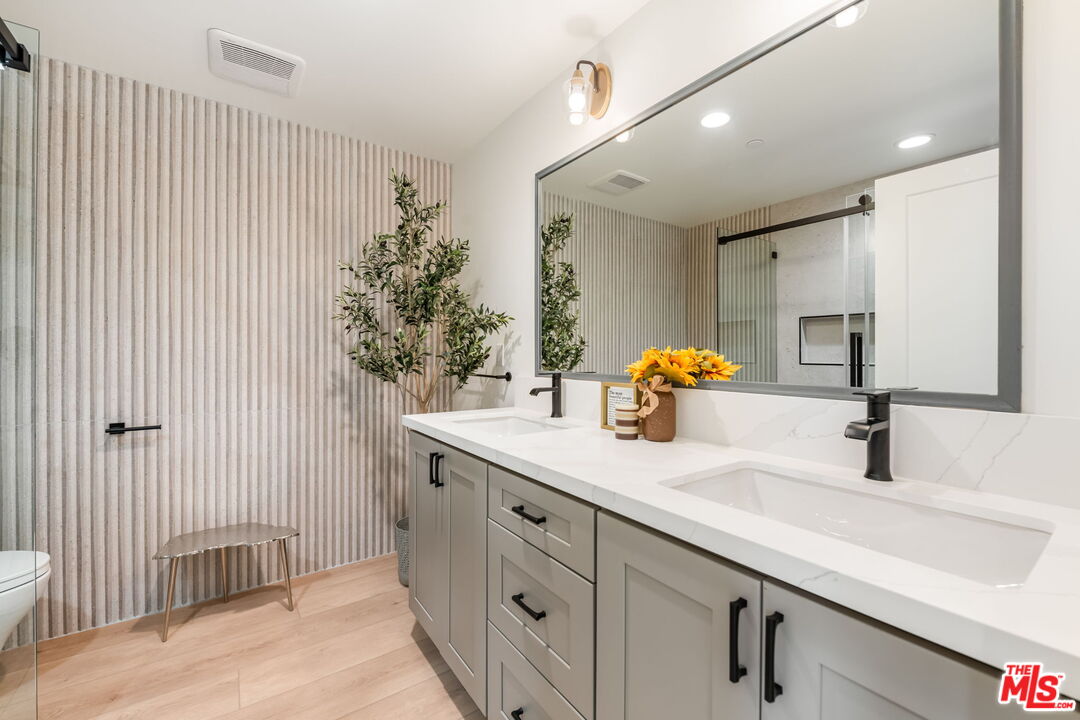3643 Helms Ave, Culver City