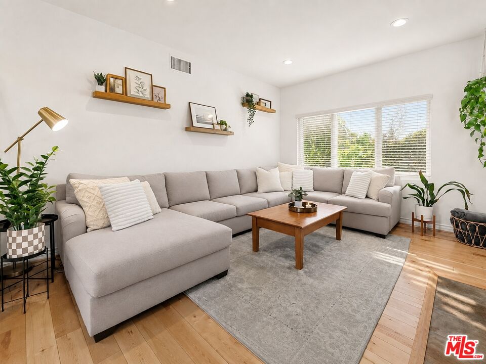 20300 Vanowen St Unit: 44, Winnetka 