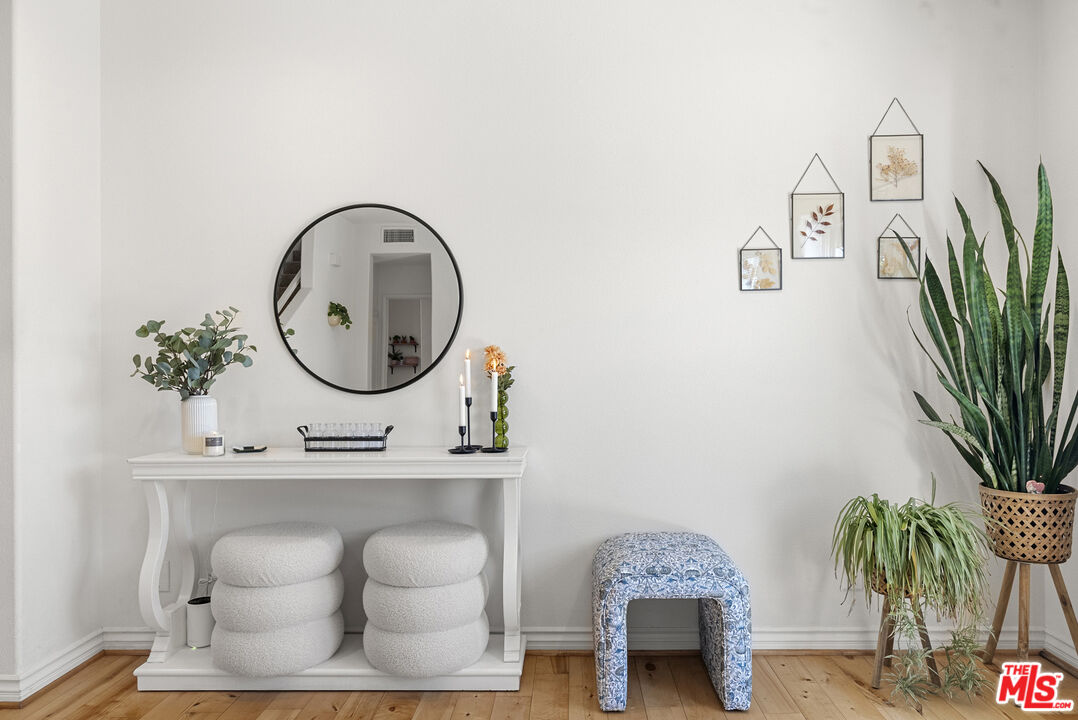 20300 Vanowen St Unit: 44, Winnetka 