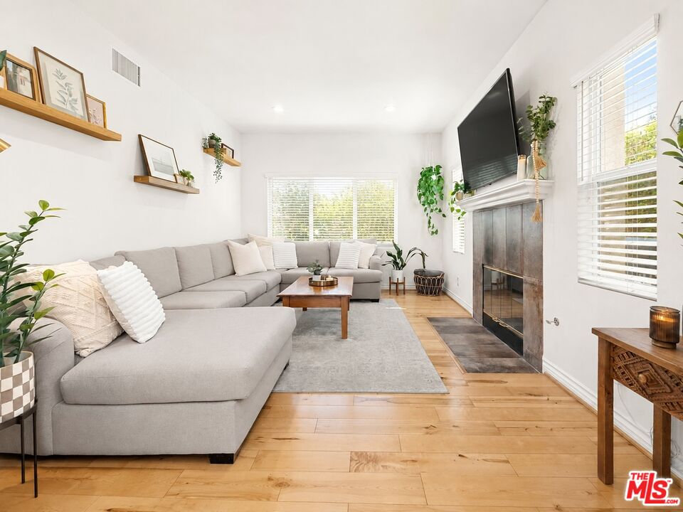 20300 Vanowen St Unit: 44, Winnetka 